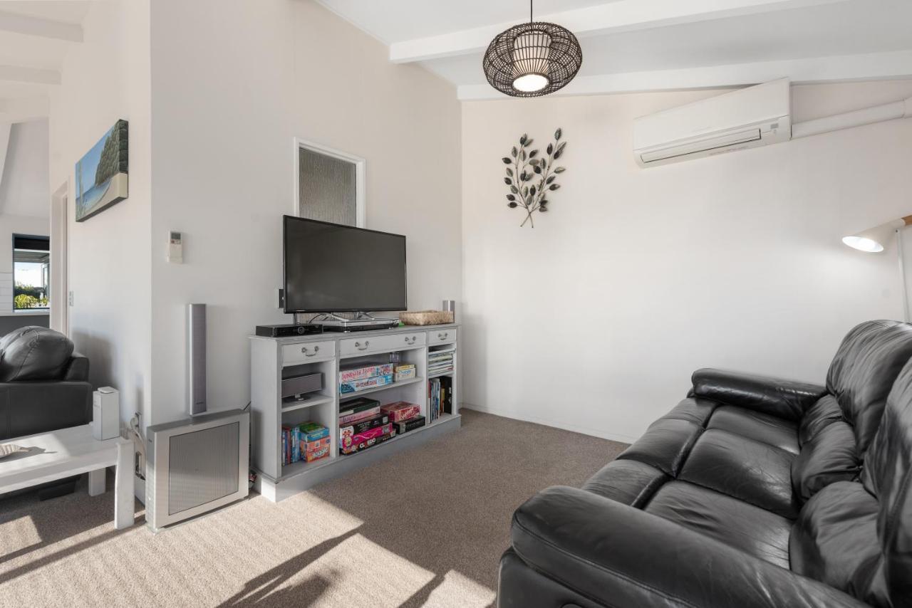 The Blue Beach House Mount Maunganui Exterior foto